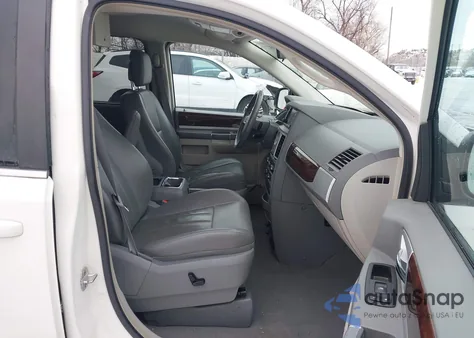 2010 Chrysler Town & Country Touring из США, поврежденный, VIN 2A4RR5DX9AR345370